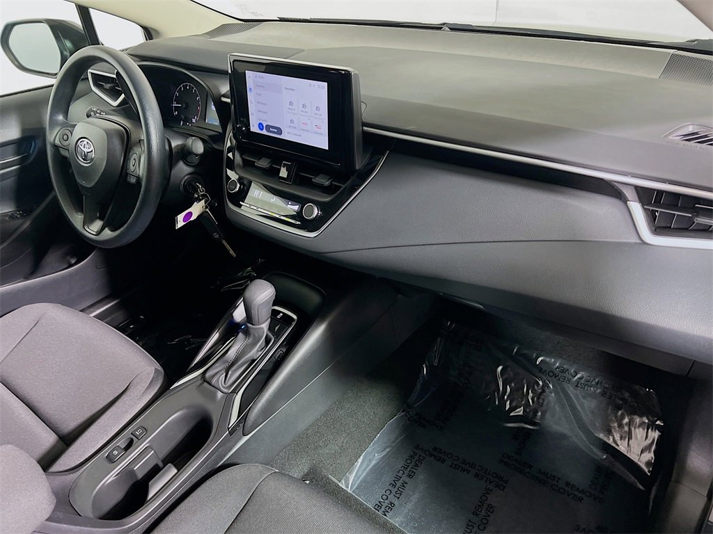 Used 2025 Toyota Corolla LE image 25