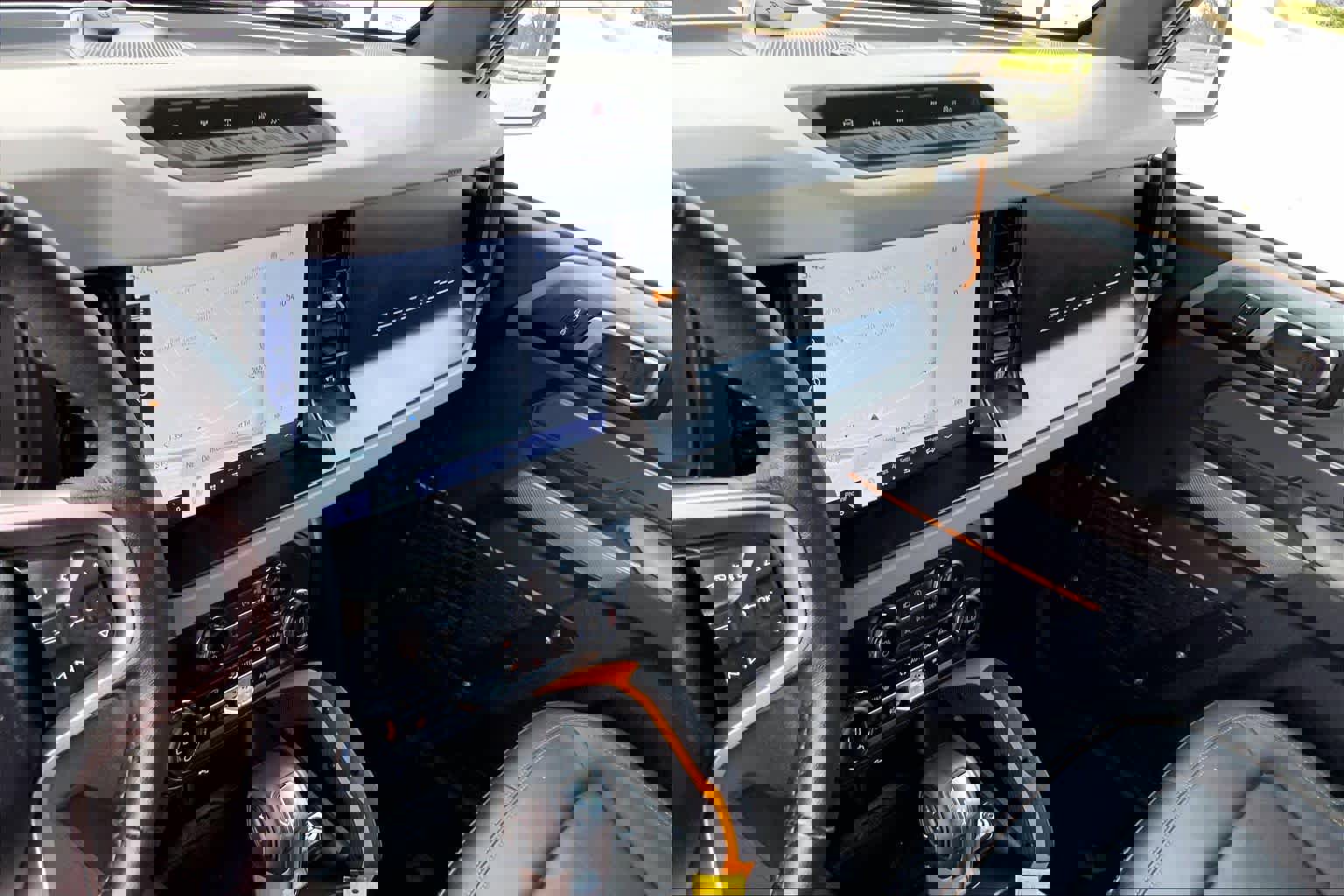 Used 2023 Ford Bronco Badlands image 6