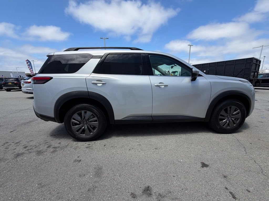 Used 2025 Nissan Pathfinder SV FWD image 7