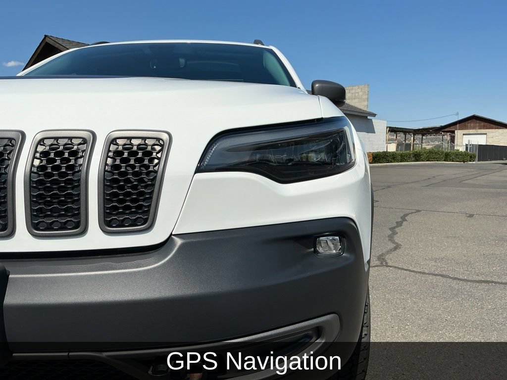 Used 2020 Jeep Cherokee Trailhawk AWD/4WD image 3