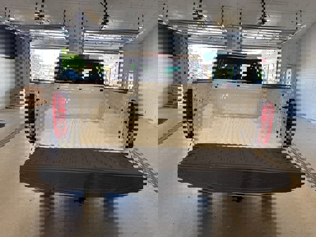 New 2026 GMC Sierra 1500 SLE image 16