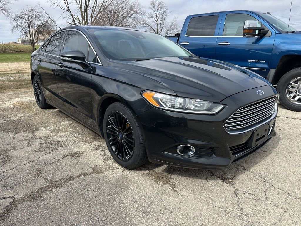 Used 2015 Ford Fusion SE w/ Equipment Group 202A image 2