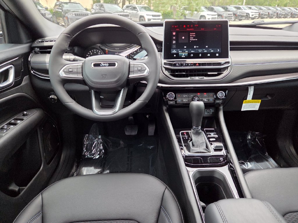 New 2026 Jeep Compass Latitude AWD/4WD image 25