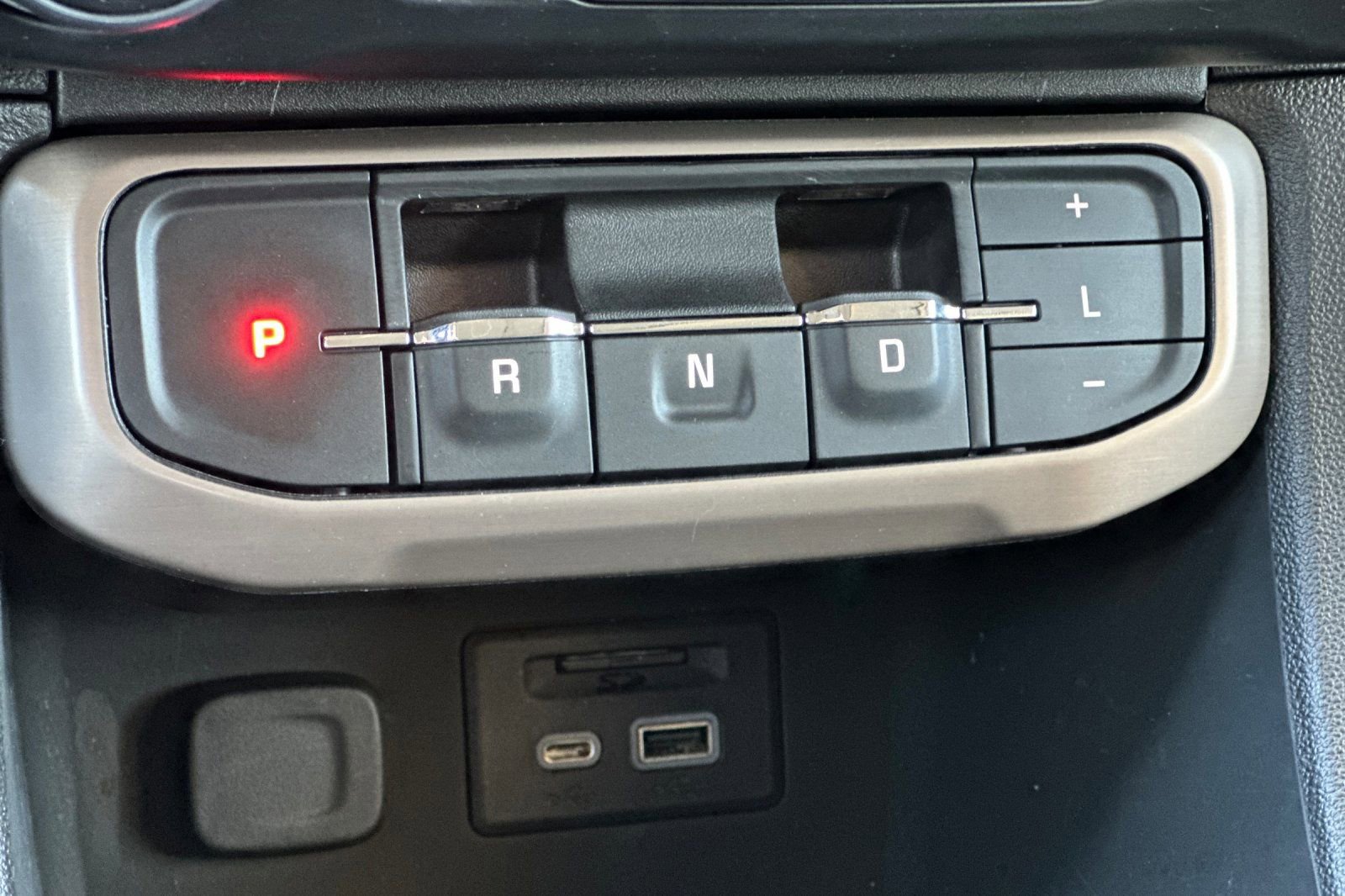 Certified 2023 GMC Acadia Denali w/ Denali Ultimate Package image 24