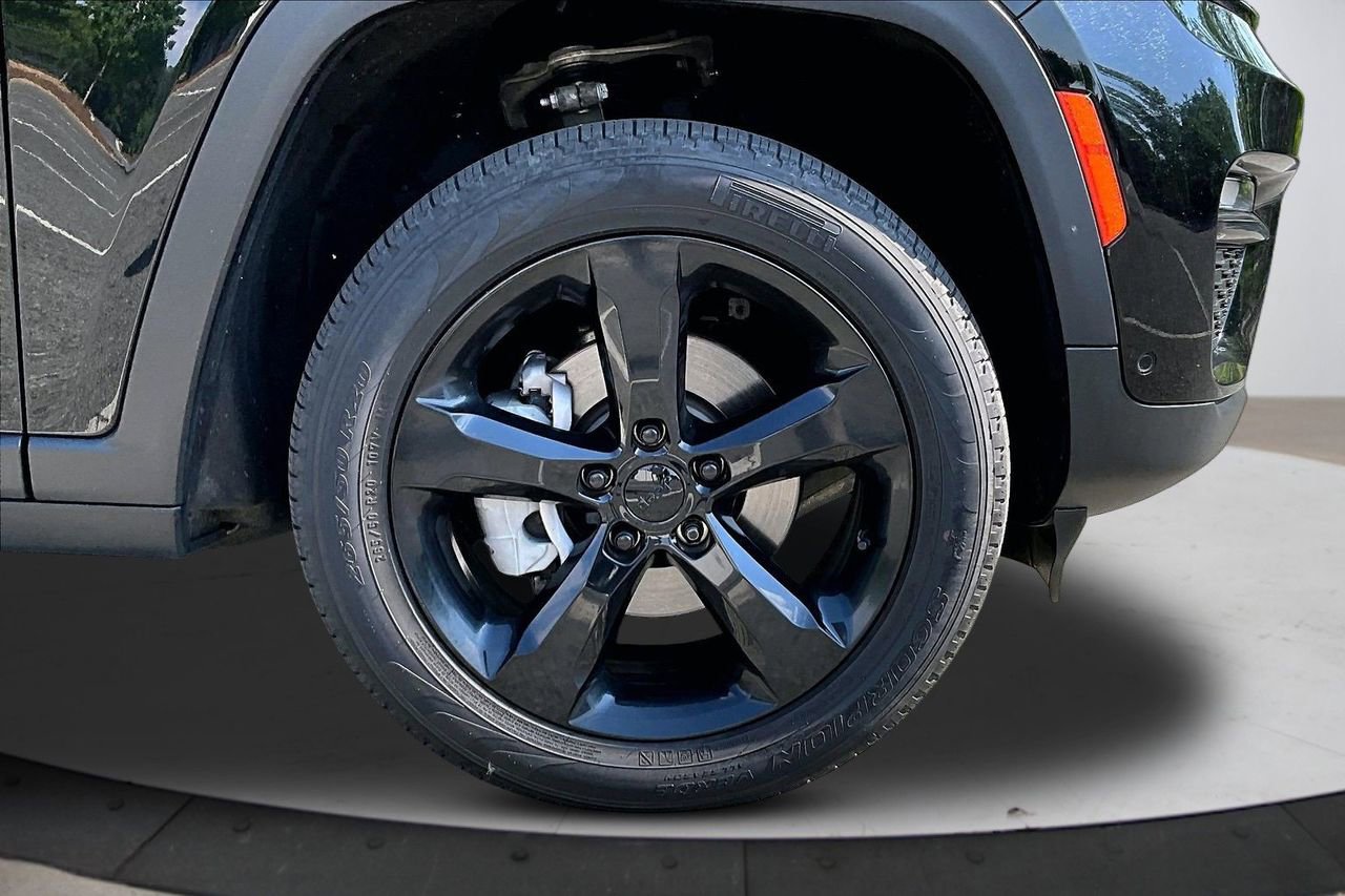 Certified 2023 Jeep Grand Cherokee Limited w/ Luxury Tech Group II AWD/4WD image 34