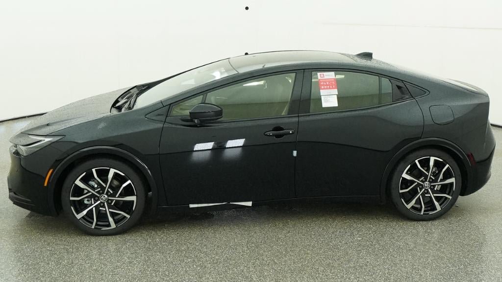 New 2026 Toyota Prius Plug-In Hybrid FWD image 3
