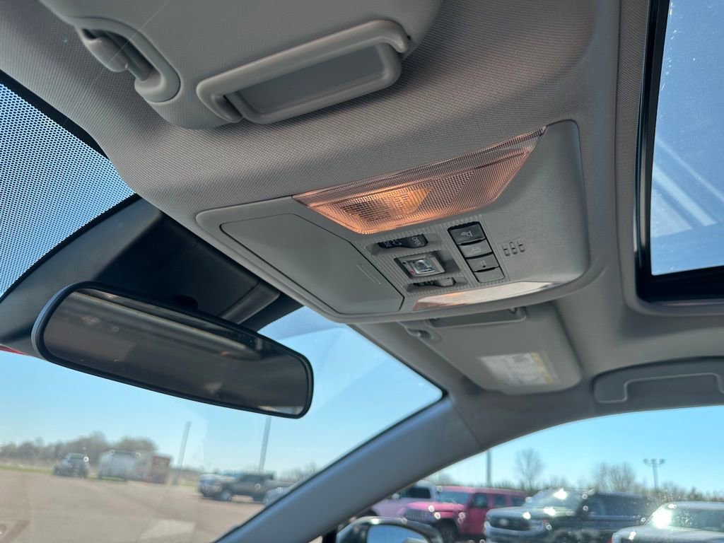 Used 2019 Toyota RAV4 XLE w/ Convenience Package AWD/4WD image 19