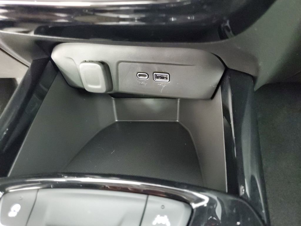 Used 2026 Chevrolet Trax ACTIV image 18