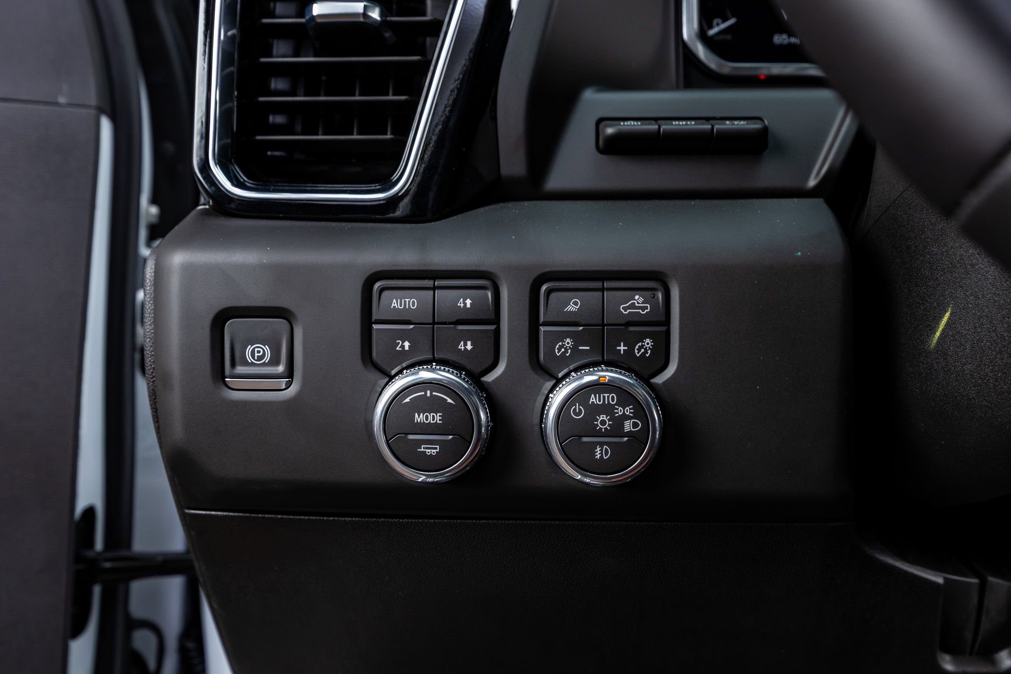 Used 2026 GMC Sierra 3500 Denali Ultimate image 22