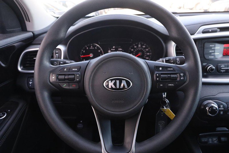 Used 2017 Kia Sorento L image 10