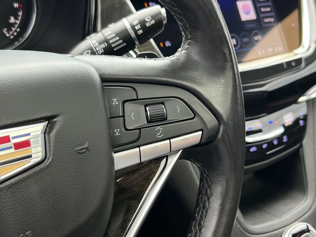 Used 2022 Cadillac XT6 Premium Luxury image 38