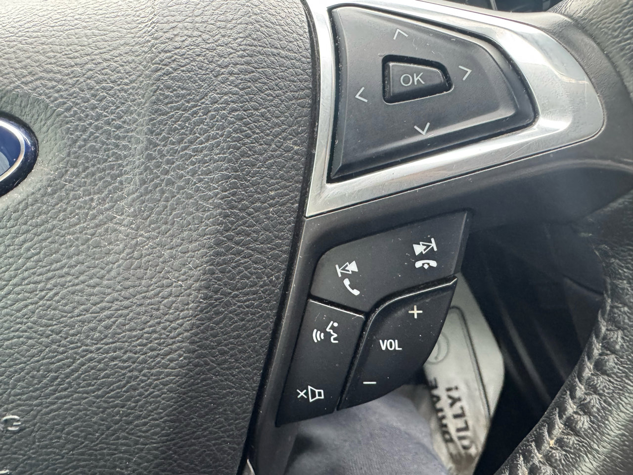 Used 2016 Ford Fusion Titanium image 18