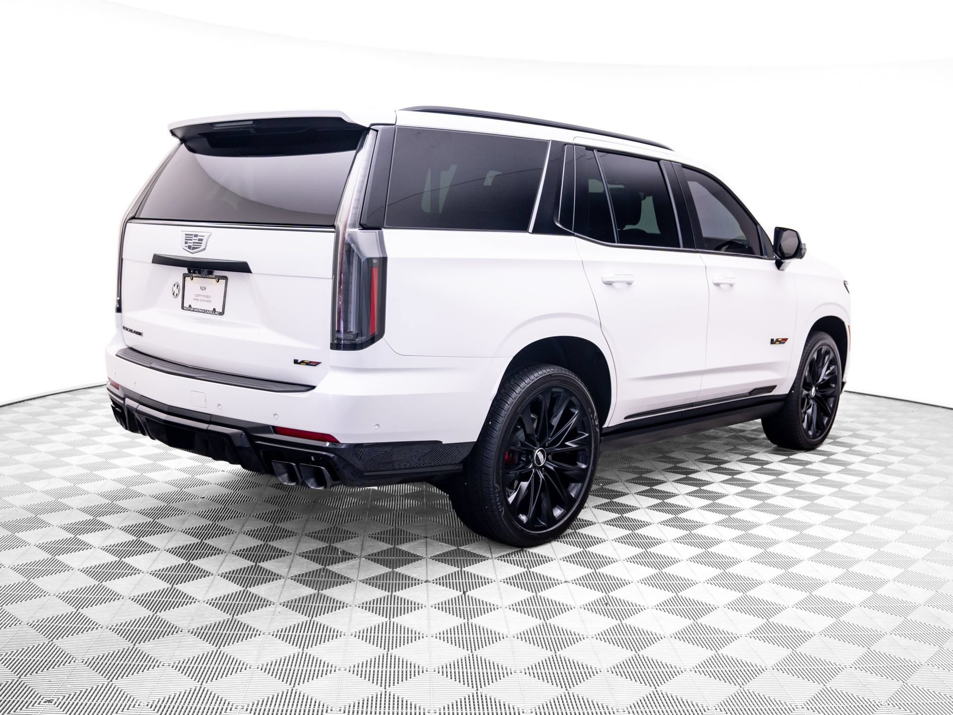 Certified 2025 Cadillac Escalade V w/ LPO, ONYX Package AWD/4WD image 6