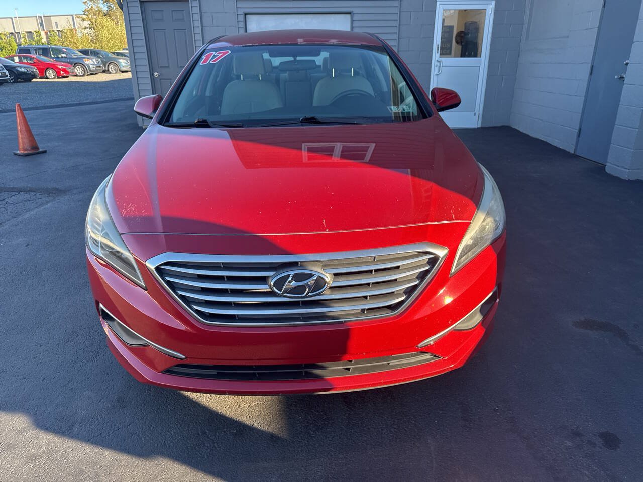 Used 2017 Hyundai Sonata SE FWD image 2