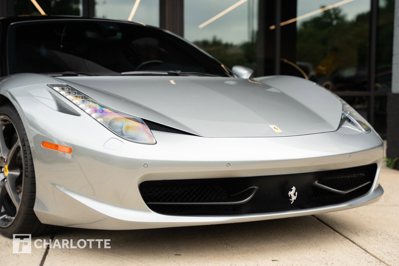 Used 2011 Ferrari 458 Italia Coupe RWD image 2