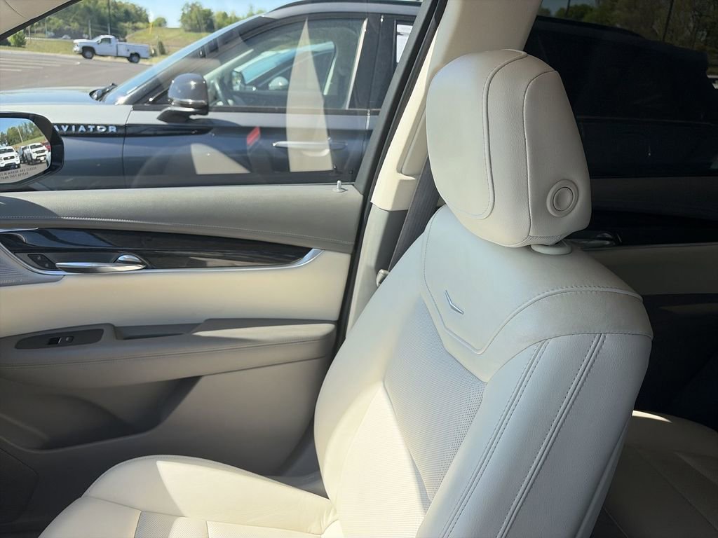 Used 2021 Cadillac XT6 Premium Luxury image 24
