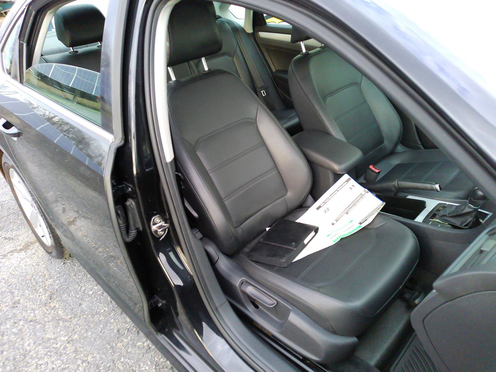 Used 2012 Volkswagen Passat 2.5 SE image 40