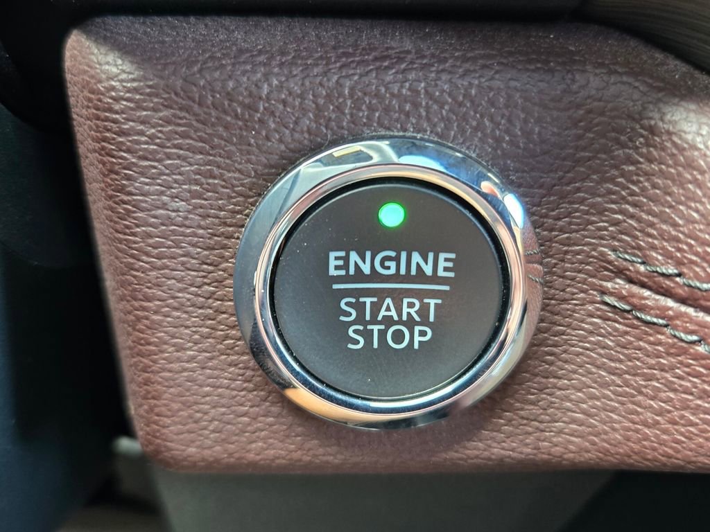 Used 2024 Ford Expedition Limited image 24