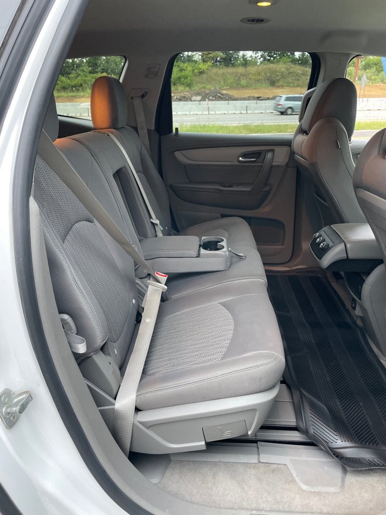 Used 2017 Chevrolet Traverse LS FWD image 22