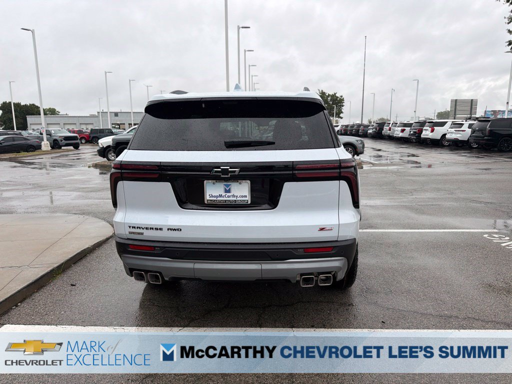 New 2027 Chevrolet Traverse Z71 w/ Enhanced Driving Package AWD/4WD image 4