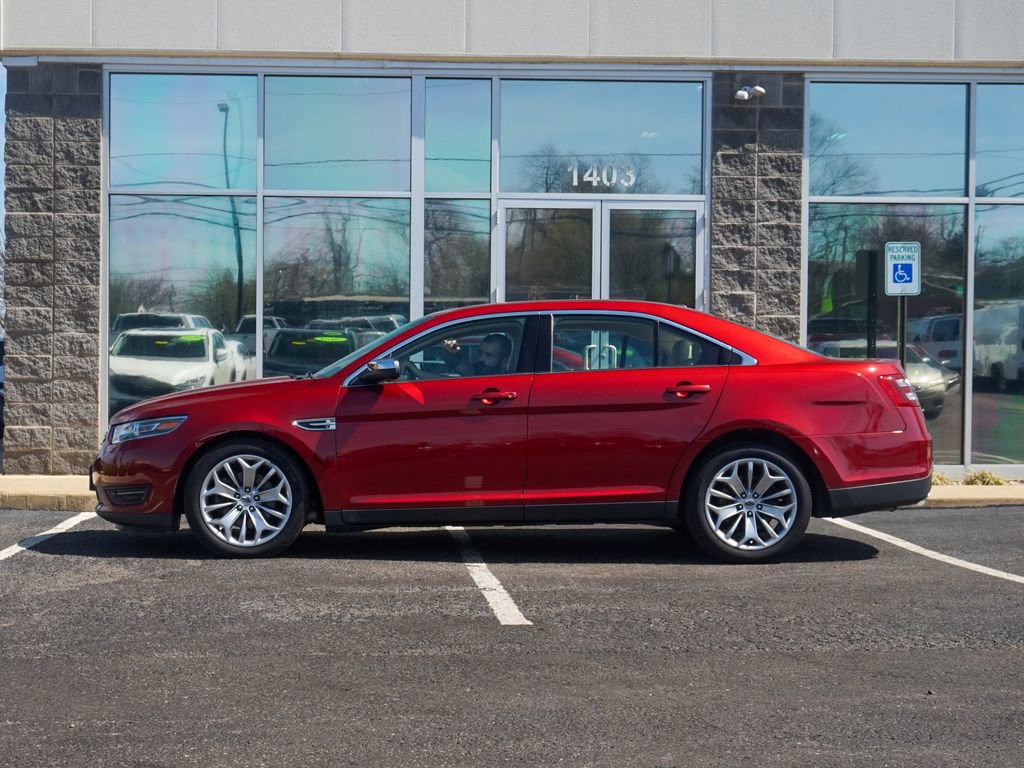 Used 2018 Ford Taurus Limited image 4