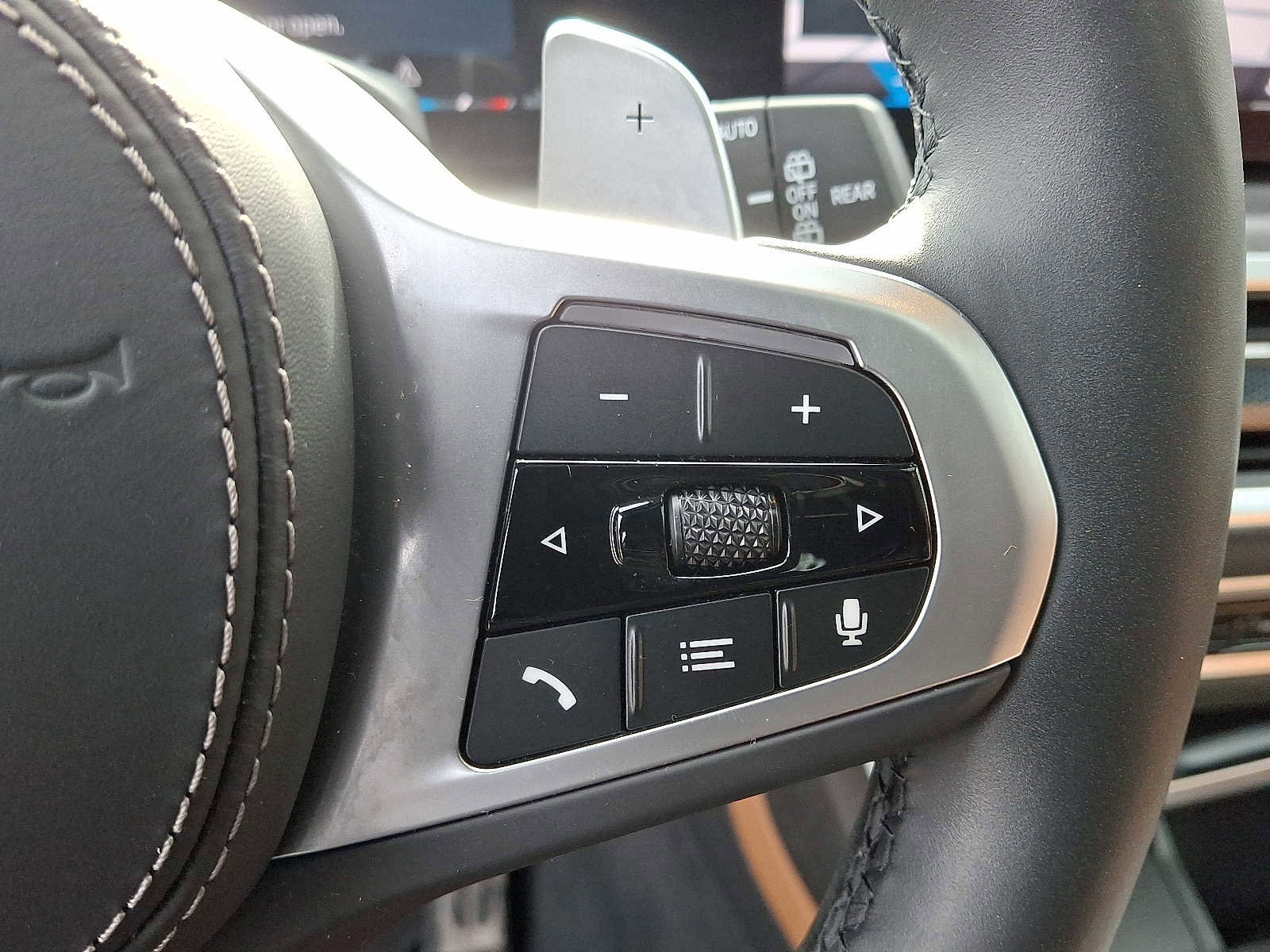 Used 2026 BMW X7 xDrive40i w/ M Sport Package image 25