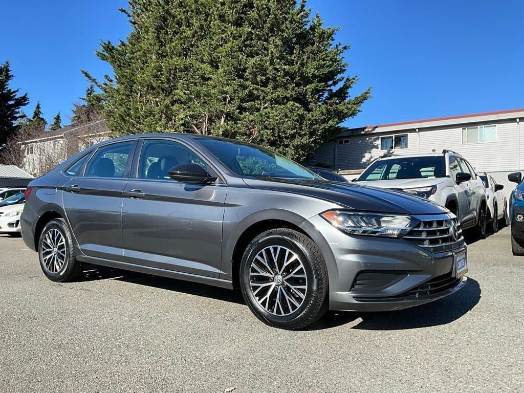 Used 2021 Volkswagen Jetta S image 2