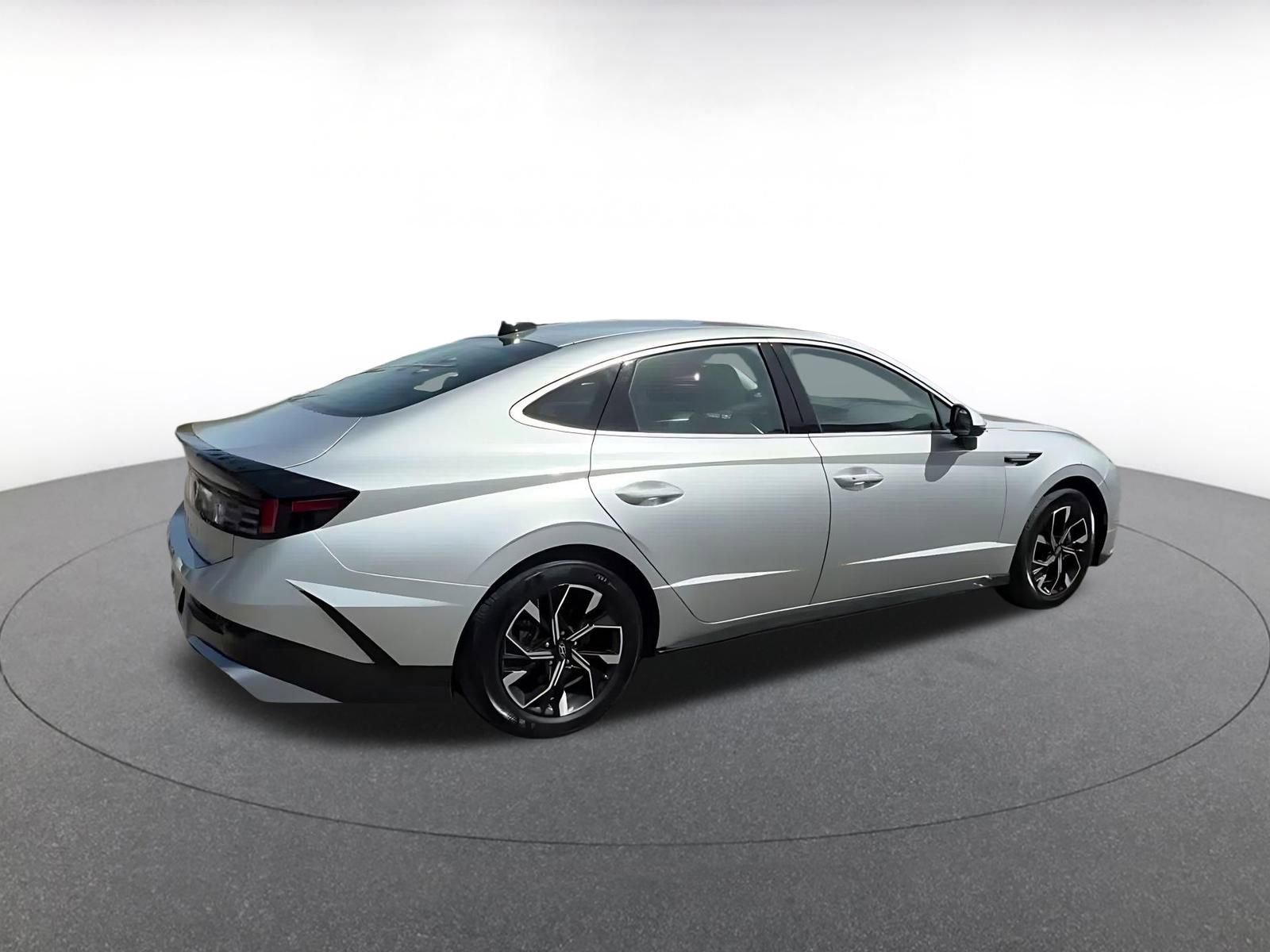 Used 2025 Hyundai Sonata SEL FWD image 15