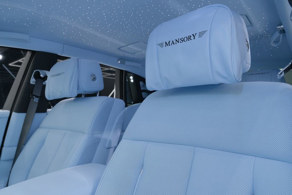 Used 2026 Rolls-Royce Phantom Sedan RWD image 45