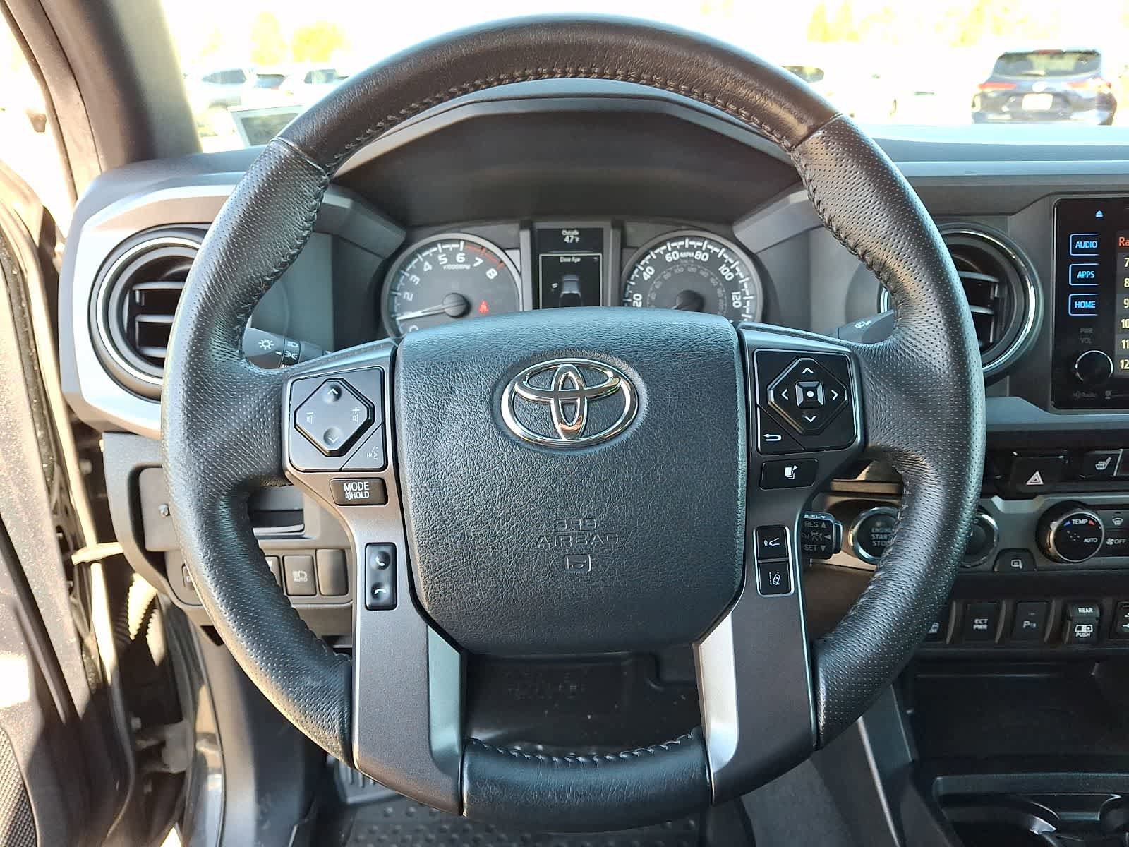 Used 2018 Toyota Tacoma TRD Sport AWD/4WD image 23