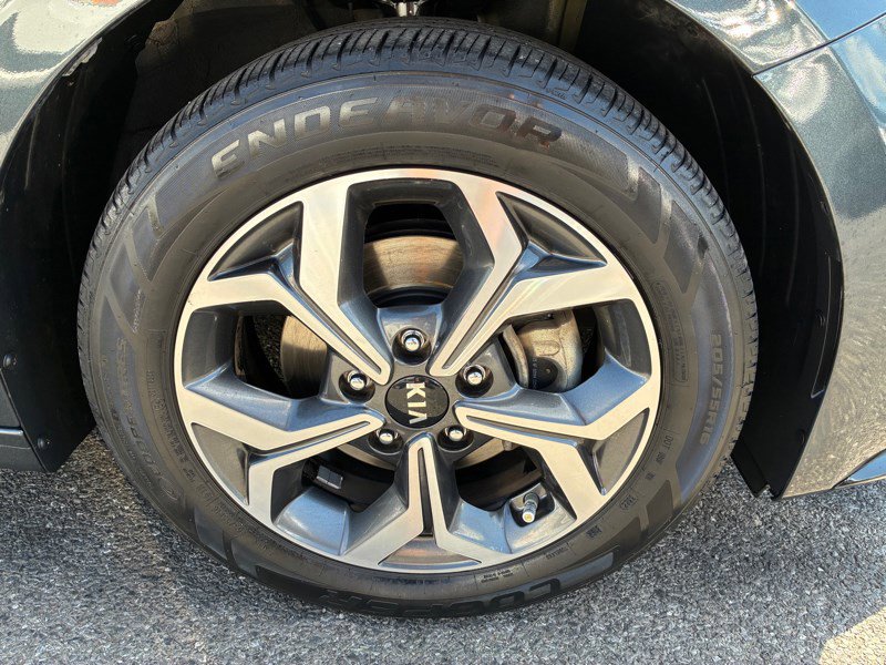 Used 2019 Kia Forte LXS FWD image 15