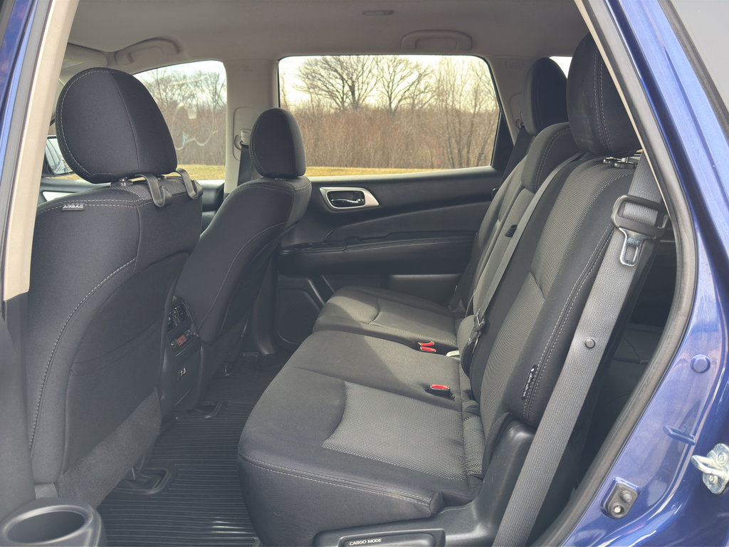 Used 2019 Nissan Pathfinder SV image 34