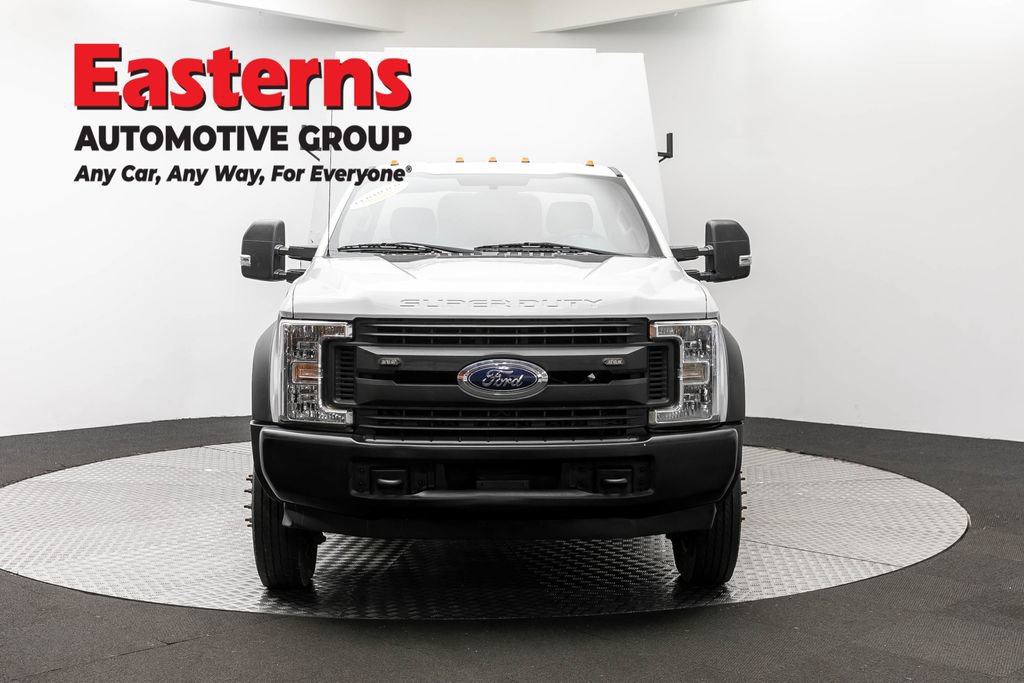 Used 2017 Ford F550 2WD Regular Cab Super Duty image 2