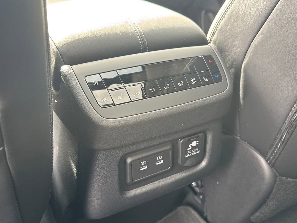 New 2026 Nissan Pathfinder Platinum image 40