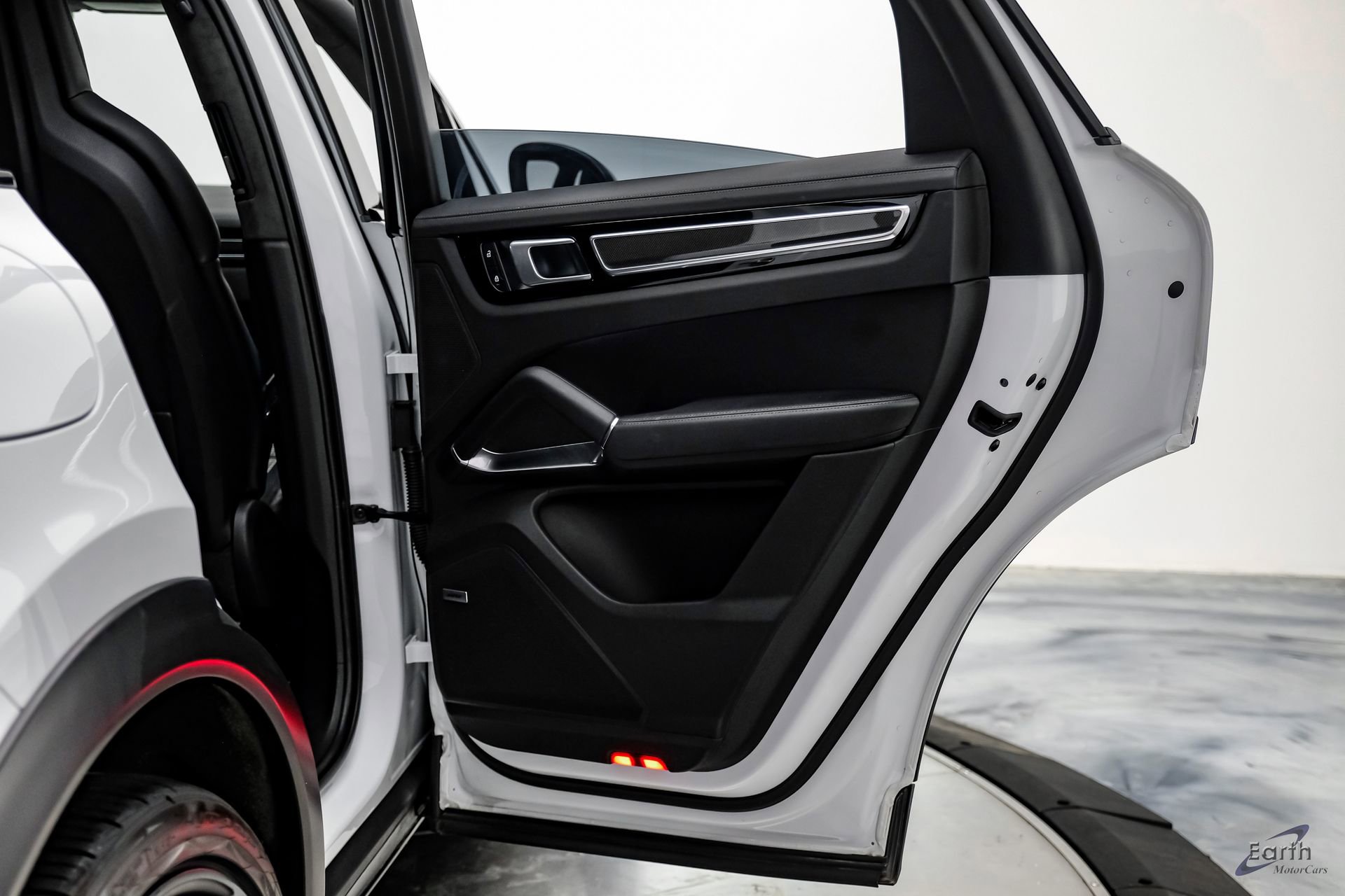 Used 2022 Porsche Cayenne Turbo image 99