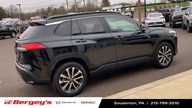 Used 2023 Toyota Corolla Cross XLE w/ Convenience Package image 10