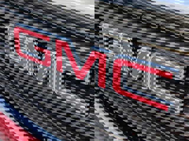 Used 2019 GMC Terrain SLE w/ Driver Convenience Package image 11