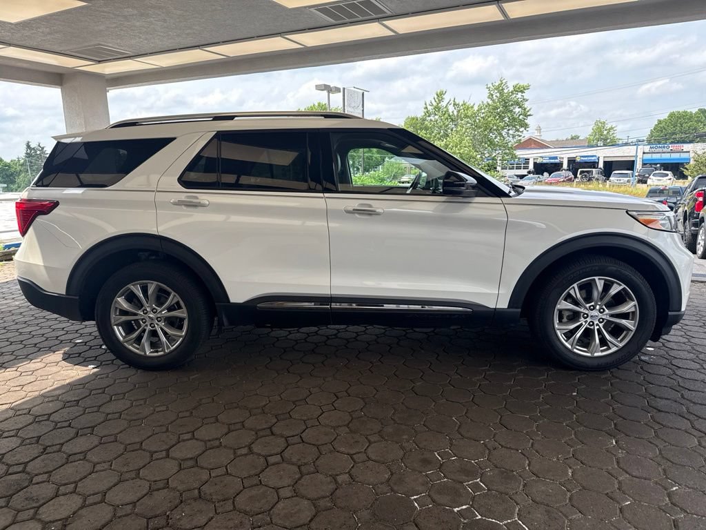 Used 2023 Ford Explorer Limited w/ Limited Technology Package AWD/4WD image 5