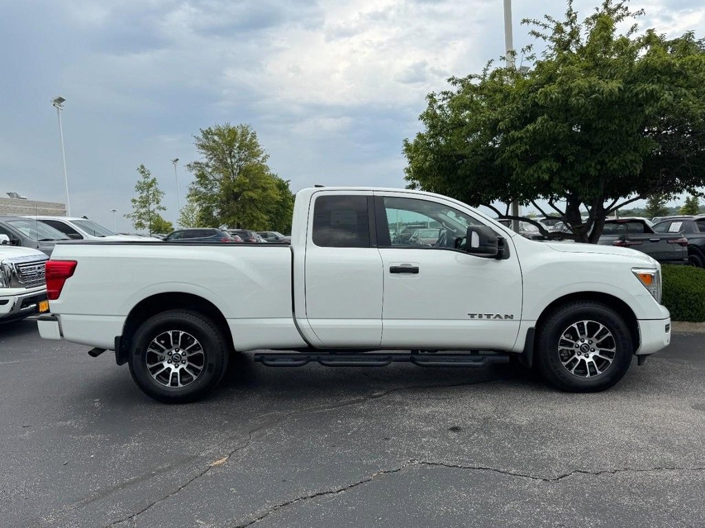 Used 2023 Nissan Titan SV w/ SV Utility Package image 2