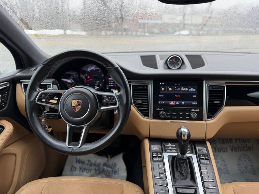 Used 2018 Porsche Macan image 27
