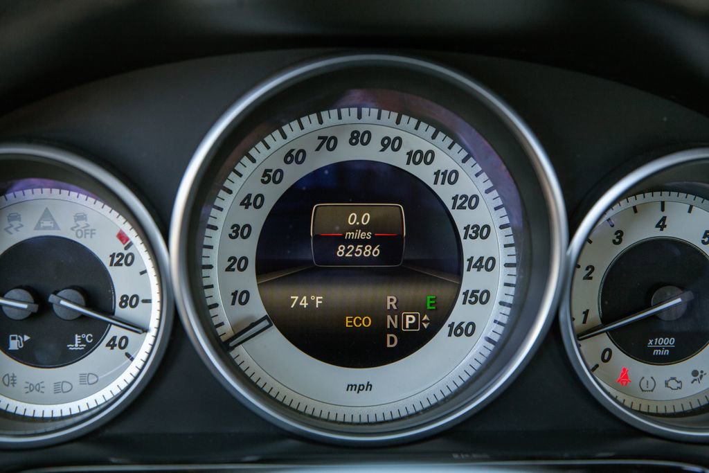 Used 2014 Mercedes-Benz E 350 Sedan image 17