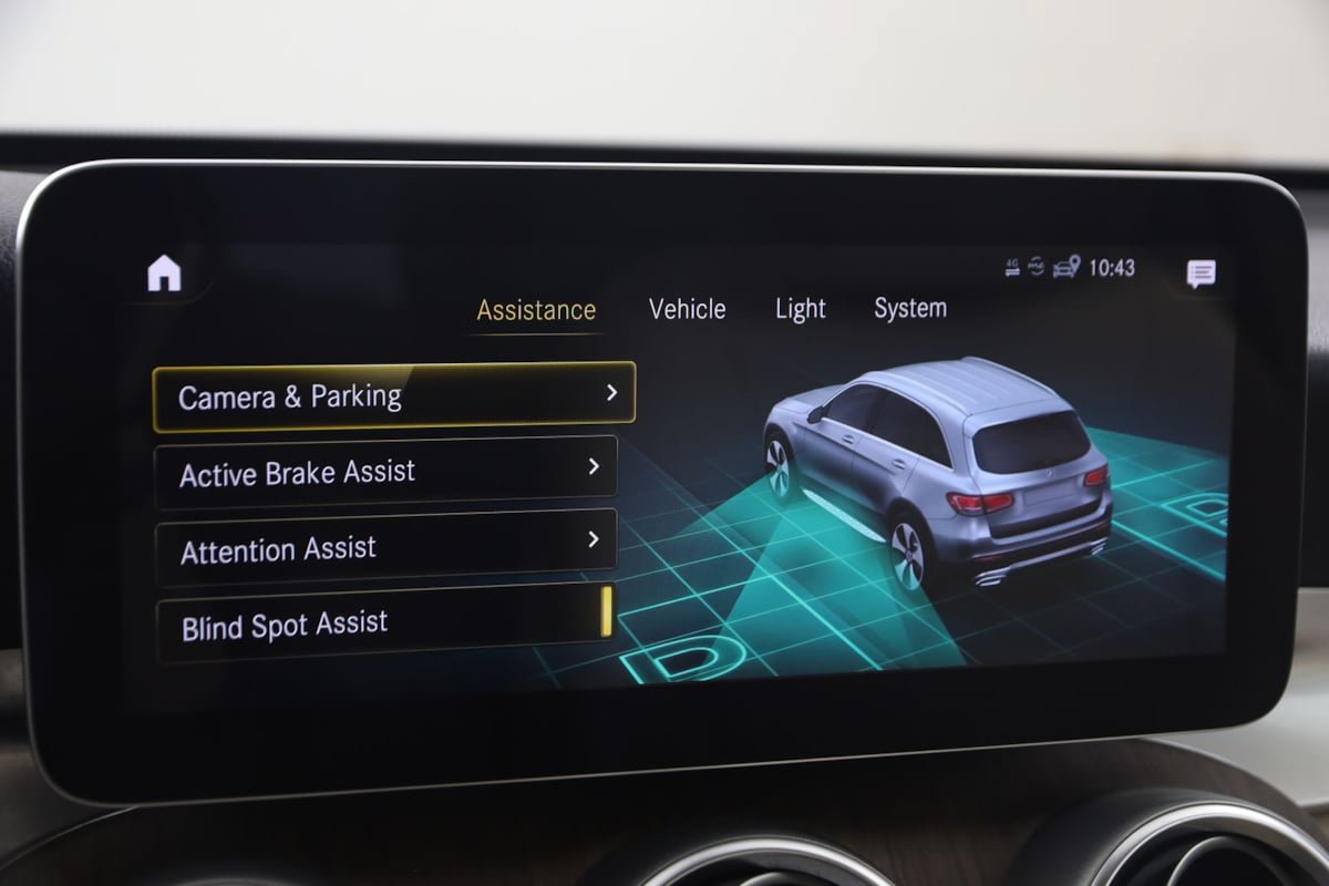 Used 2021 Mercedes-Benz GLC 300 4MATIC image 36