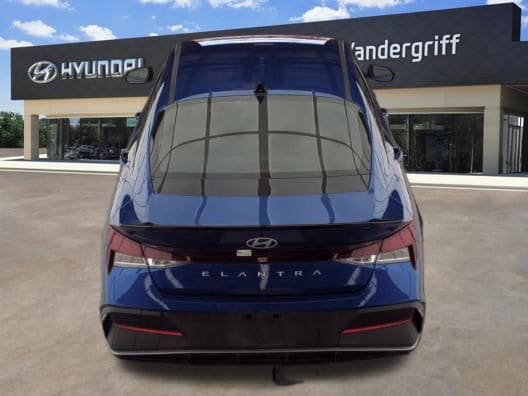 Used 2025 Hyundai Elantra Sport FWD image 6