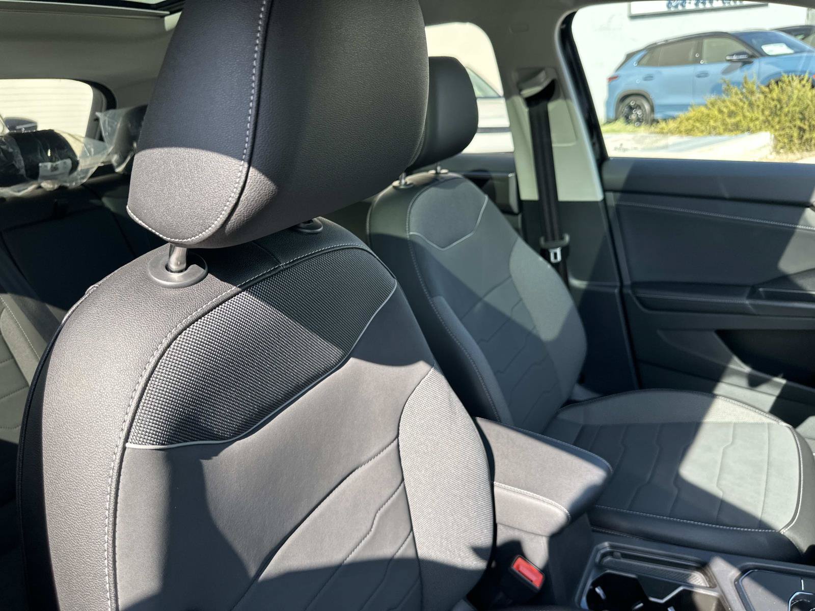 New 2027 Volkswagen Taos SE FWD image 30