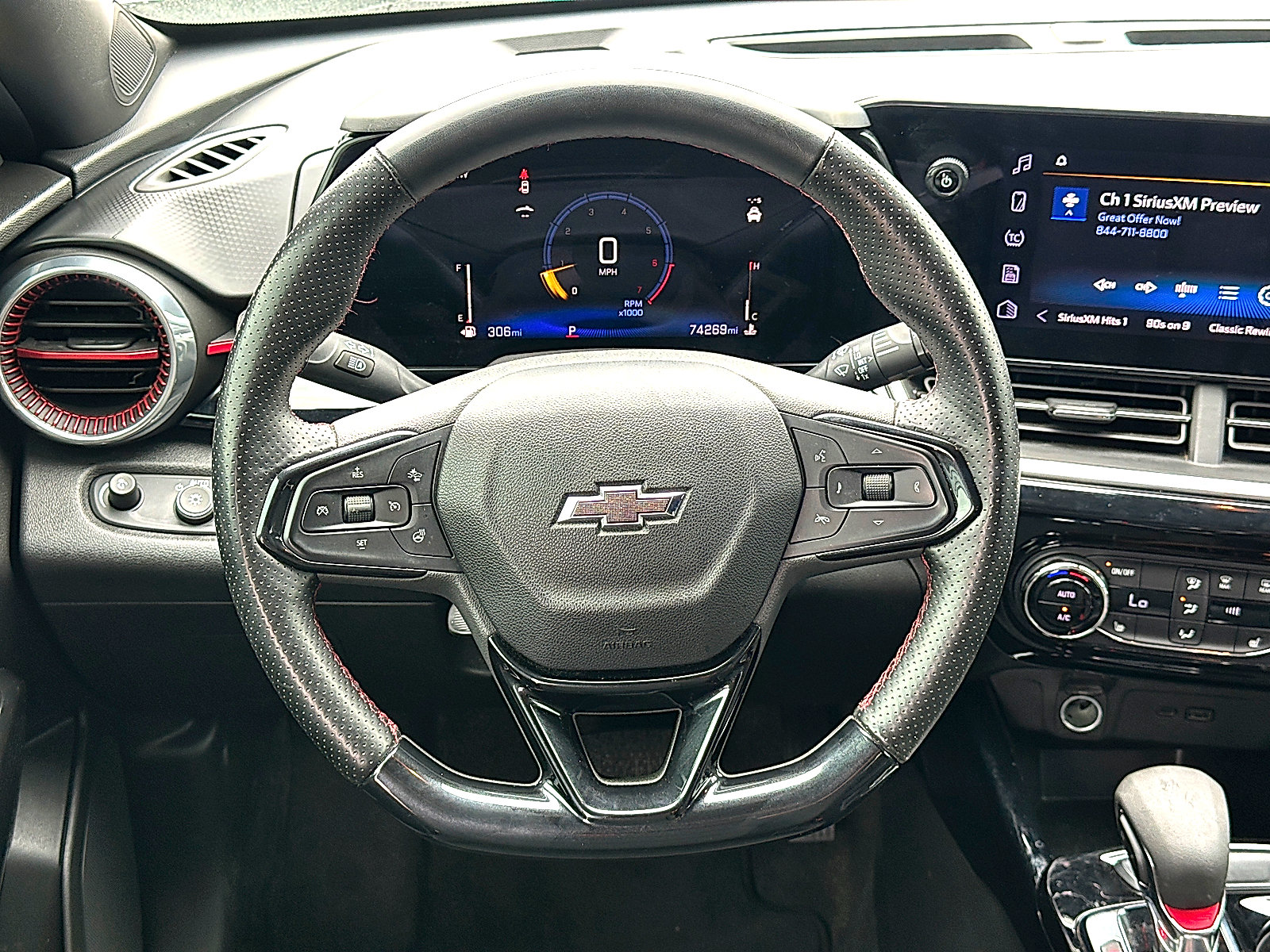 Used 2025 Chevrolet Trax RS w/ Driver Confidence Package FWD image 21