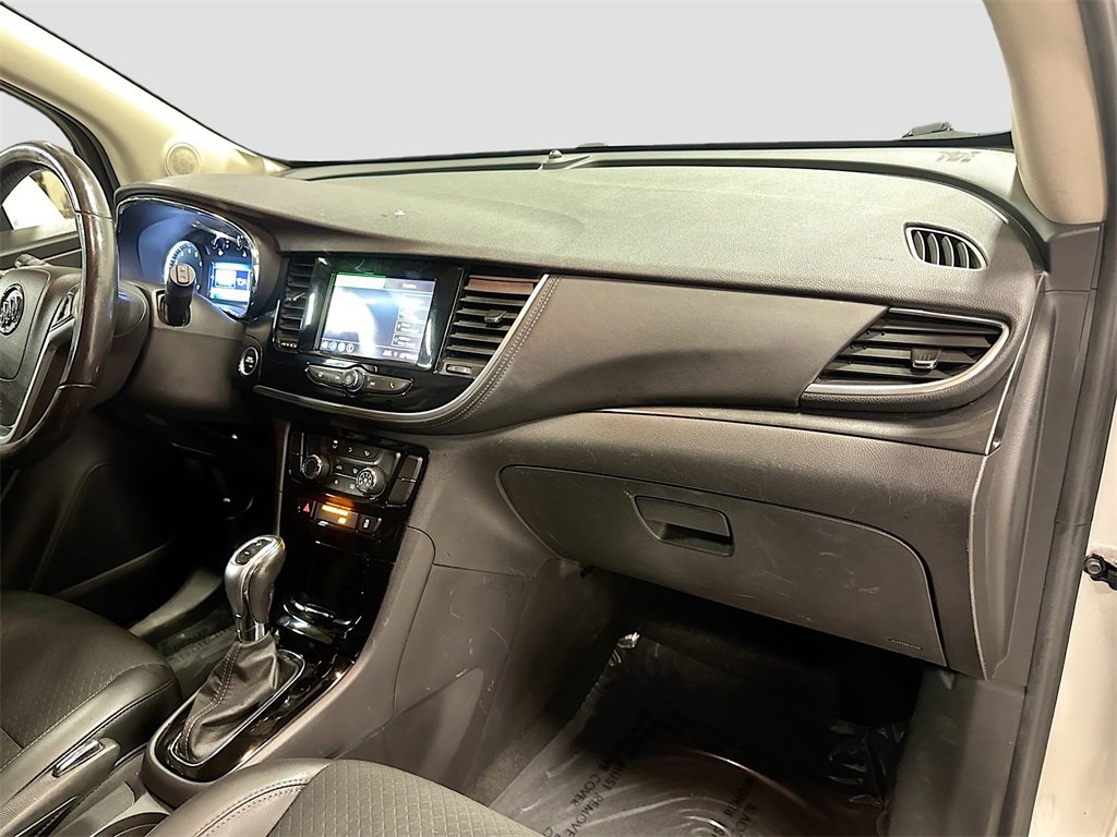 Used 2022 Buick Encore Preferred w/ Safety Package image 25