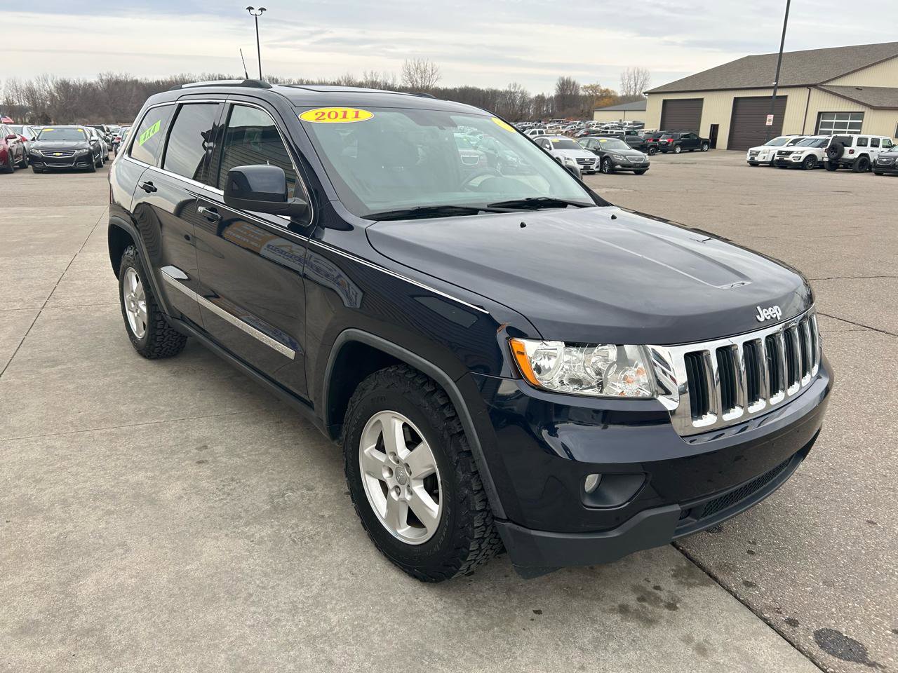 Used 2011 Jeep Grand Cherokee Laredo w/ Security & Convenience Group image 3