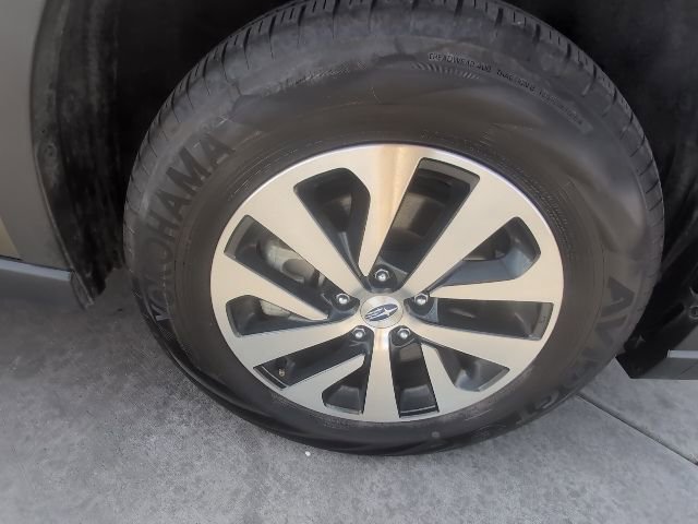 Used 2025 Subaru Outback Premium image 33