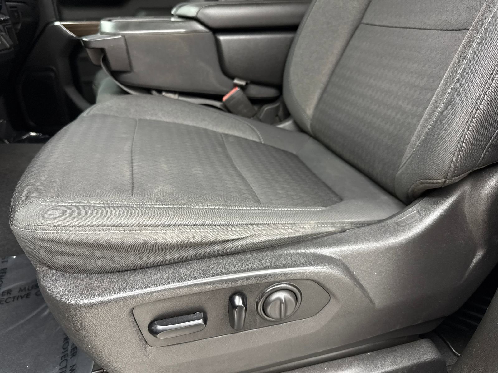 Used 2020 Chevrolet Silverado 1500 LT w/ All-Star Edition RWD image 32
