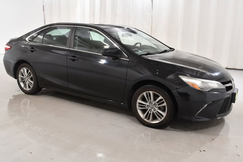 Used 2015 Toyota Camry SE FWD image 5